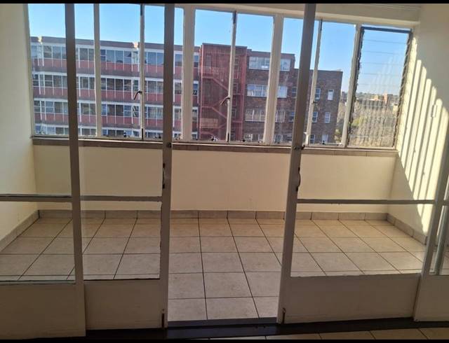 1 BEDROOM PROPERTY TO RENT IN SUNNYSIDE